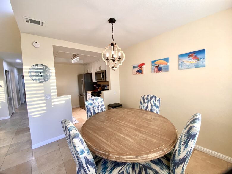 Home Exchange in San Diego, CA, beach dining table