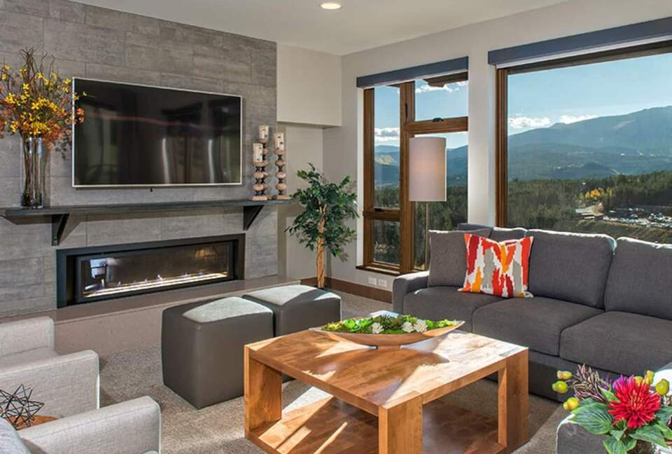 Grand Colorado on Peak 8 — 2 Bedroom Ski-in/Ski-out - Breckenridge, Colorado