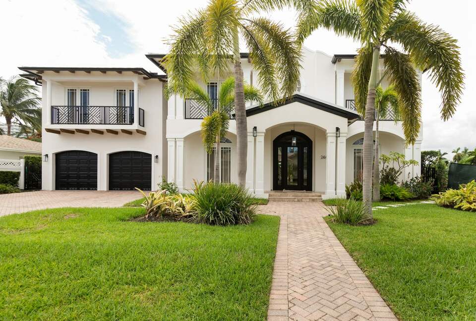 Large Fort Lauderdale Luxe Waterfront Estate - Fort Lauderdale, Florida