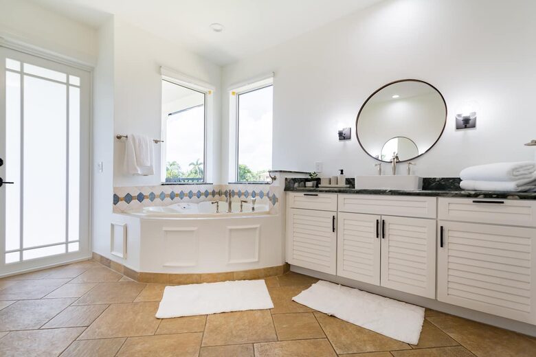 Large Fort Lauderdale Luxe Waterfront Estate - Fort Lauderdale, Florida