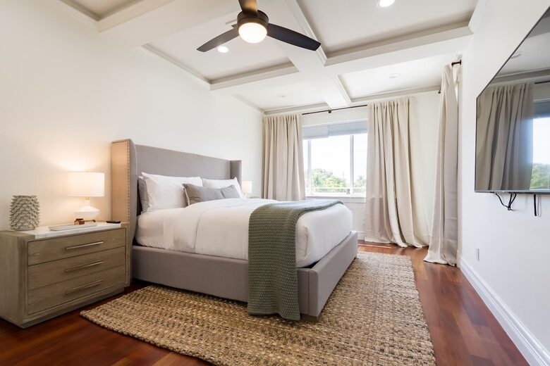 Large Fort Lauderdale Luxe Waterfront Estate - Fort Lauderdale, Florida