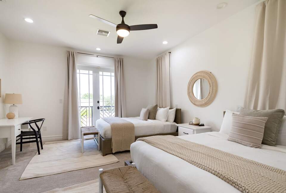 Large Fort Lauderdale Luxe Waterfront Estate - Fort Lauderdale, Florida