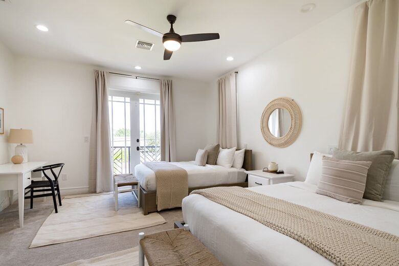 Large Fort Lauderdale Luxe Waterfront Estate - Fort Lauderdale, Florida