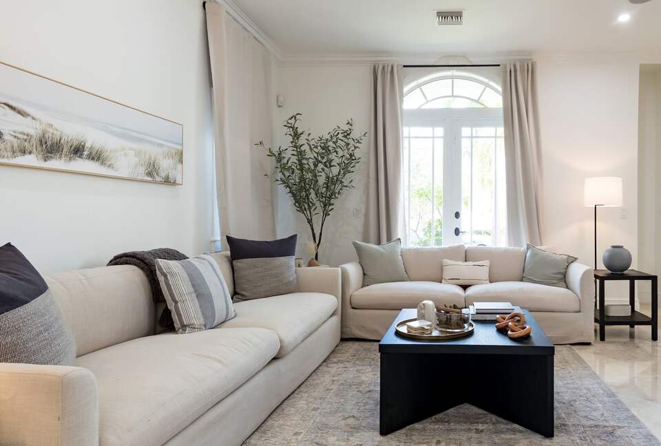 Large Fort Lauderdale Luxe Waterfront Estate - Fort Lauderdale, Florida