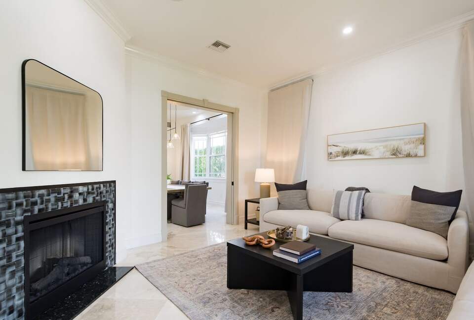 Large Fort Lauderdale Luxe Waterfront Estate - Fort Lauderdale, Florida