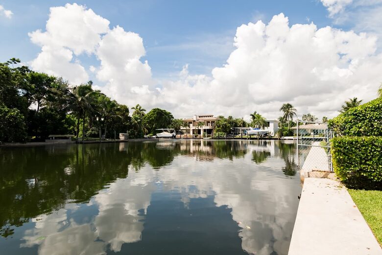 Large Fort Lauderdale Luxe Waterfront Estate - Fort Lauderdale, Florida