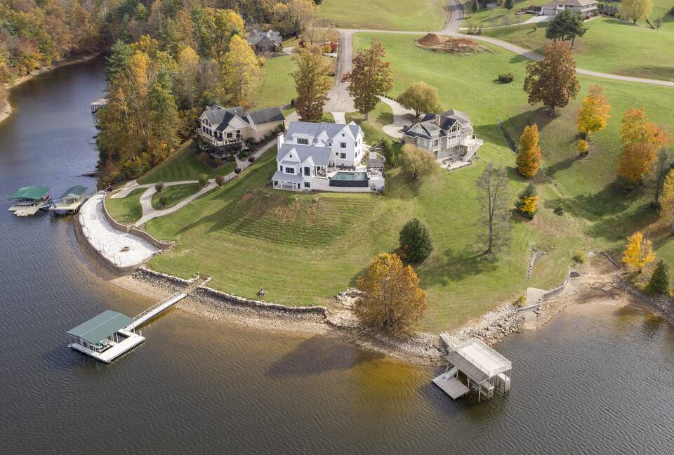 Watauga Lake Modern Oasis - Butler, Tennessee