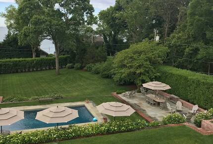 Southampton Retreat with private beach - Southampton, New York