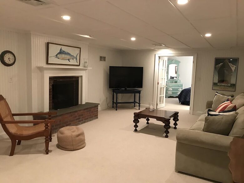 Southampton Retreat with private beach - Southampton, New York