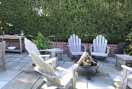 Southampton Retreat with private beach - Southampton, New York