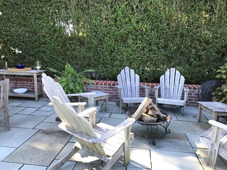 Southampton Retreat with private beach - Southampton, New York