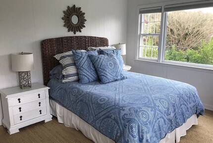 Southampton Retreat with private beach - Southampton, New York