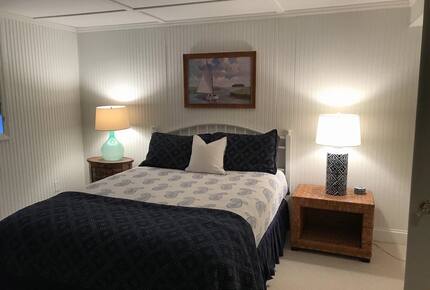 Southampton Retreat with private beach - Southampton, New York