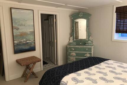 Southampton Retreat with private beach - Southampton, New York