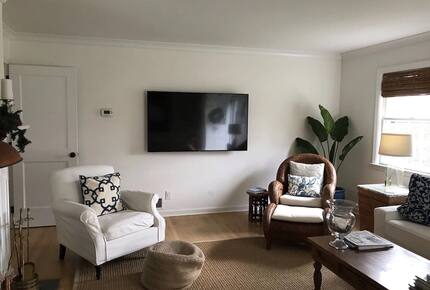 Southampton Retreat with private beach - Southampton, New York