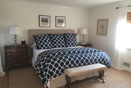 Southampton Retreat with private beach - Southampton, New York