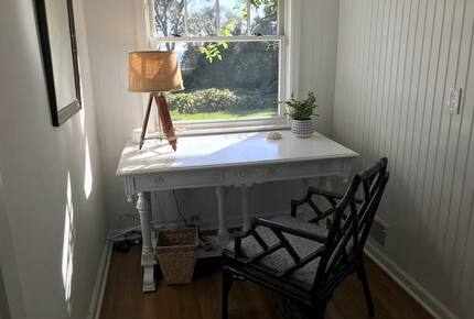 Southampton Retreat with private beach - Southampton, New York