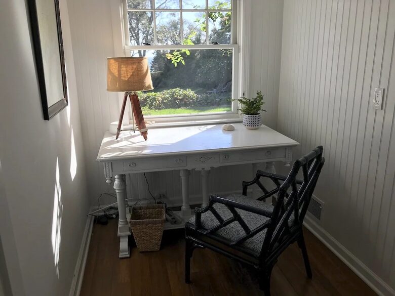 Southampton Retreat with private beach - Southampton, New York