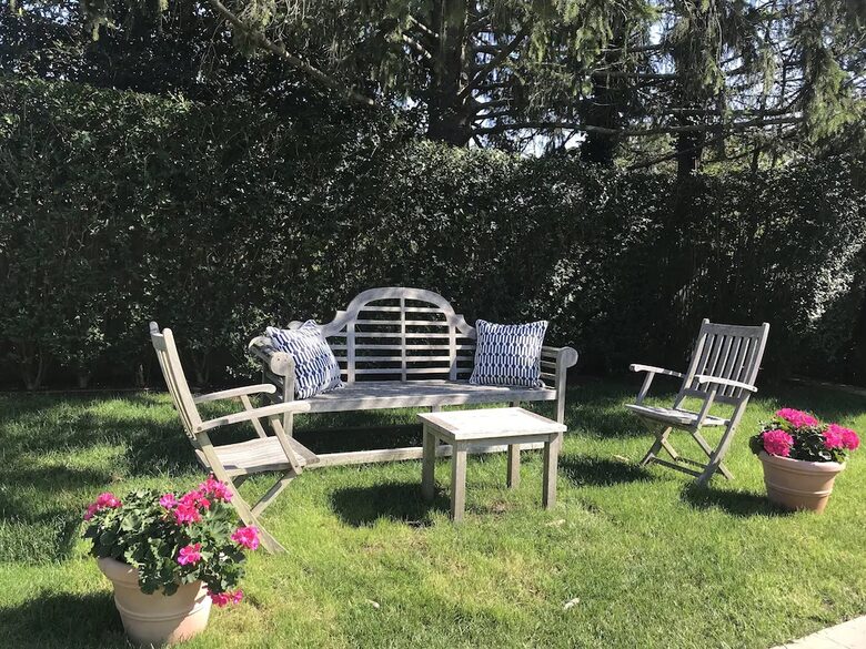 Southampton Retreat with private beach - Southampton, New York