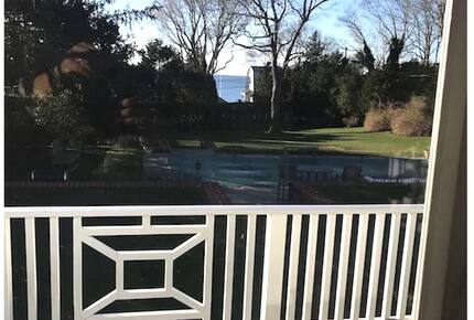 Southampton Retreat with private beach - Southampton, New York