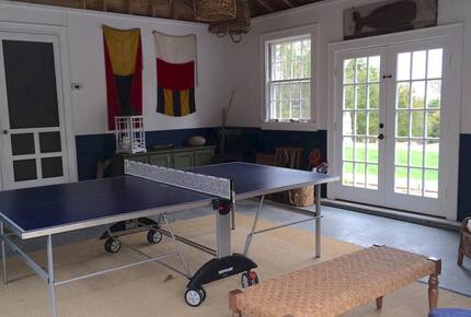 Southampton Retreat with private beach - Southampton, New York