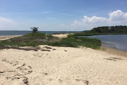 Southampton Retreat with private beach - Southampton, New York