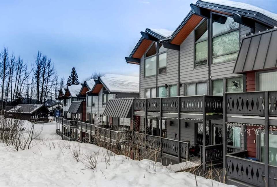 El Skondo Slope-Side Residence — Ski-in/Ski-out! - Girdwood, Alaska