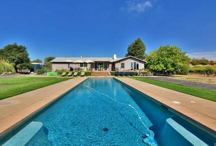 Napa Valley Wine Country Retreat with Pickleball Court - Napa, California