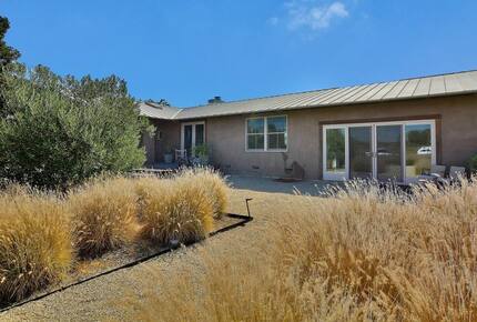 Napa Valley Wine Country Retreat with Pickleball Court - Napa, California