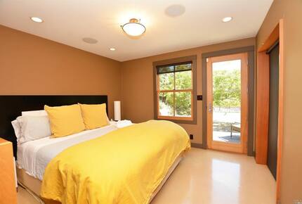 Napa Valley Wine Country Retreat with Pickleball Court - Napa, California