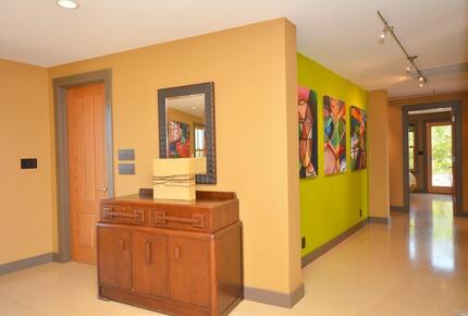 Napa Valley Wine Country Retreat with Pickleball Court - Napa, California