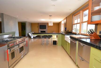 Napa Valley Wine Country Retreat with Pickleball Court - Napa, California