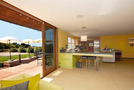 Napa Valley Wine Country Retreat with Pickleball Court - Napa, California