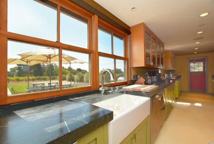 Napa Valley Wine Country Retreat with Pickleball Court - Napa, California