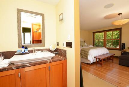 Napa Valley Wine Country Retreat with Pickleball Court - Napa, California