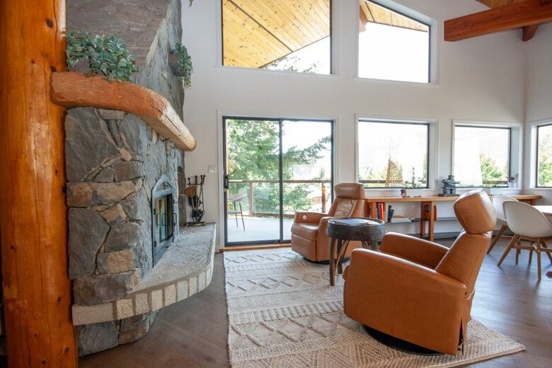 Modern Whistler Chalet - walk to everything! - Whistler, Canada