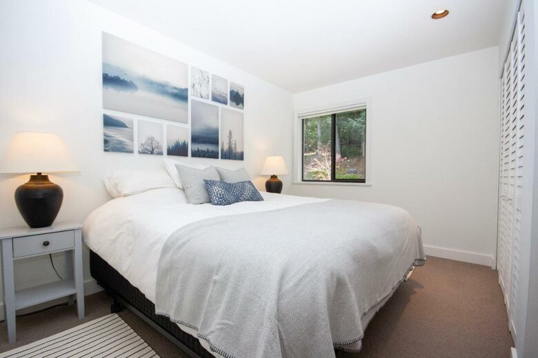 Modern Whistler Chalet - walk to everything! - Whistler, Canada