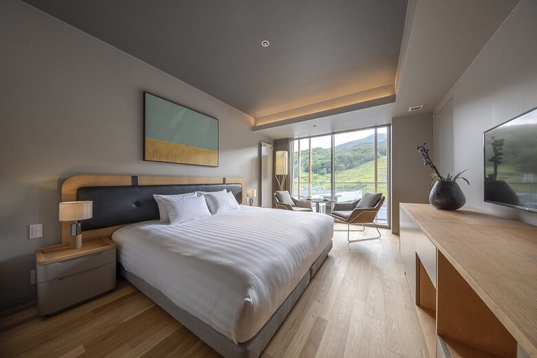 Fenix Furano Three-Bedroom Premier Apartment — Ski-in/Ski-out - Furano, Japan