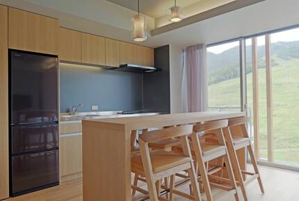 Fenix Furano Three-Bedroom Premier Apartment — Ski-in/Ski-out - Furano, Japan