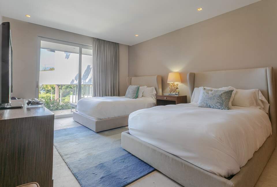 Home Exchange in Acapulco, Mexico, guest bedroom with two fulls