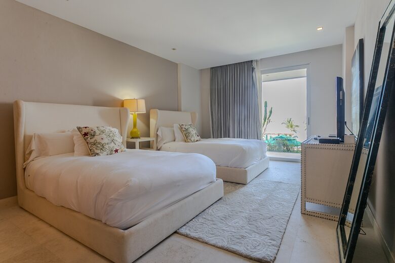 Home Exchange in Acapulco, Mexico, guest bedroom with two full