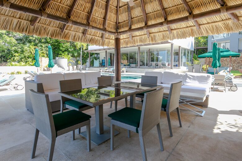 Home Exchange in Acapulco, Mexico, dining al fresco