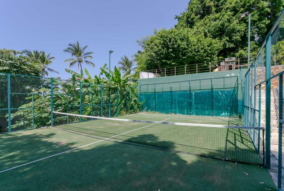 Home Exchange in Acapulco, Mexico, paddle court