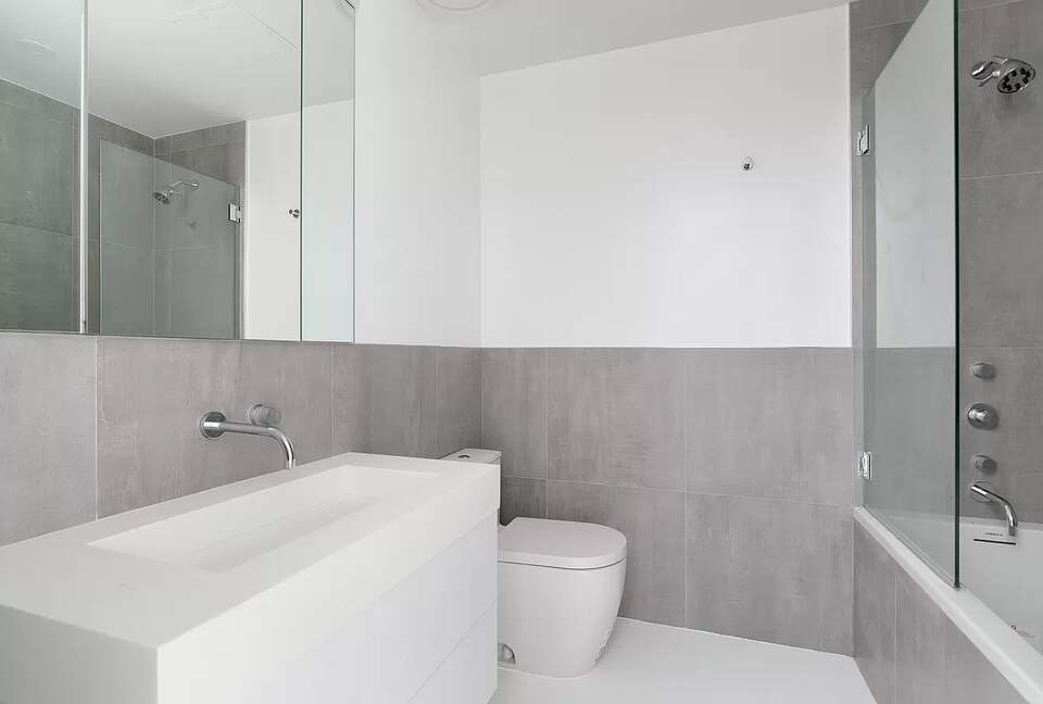 Modern All White Luxury Townhouse in Brooklyn, Heated Pool & Awesome Views - New York City, New York