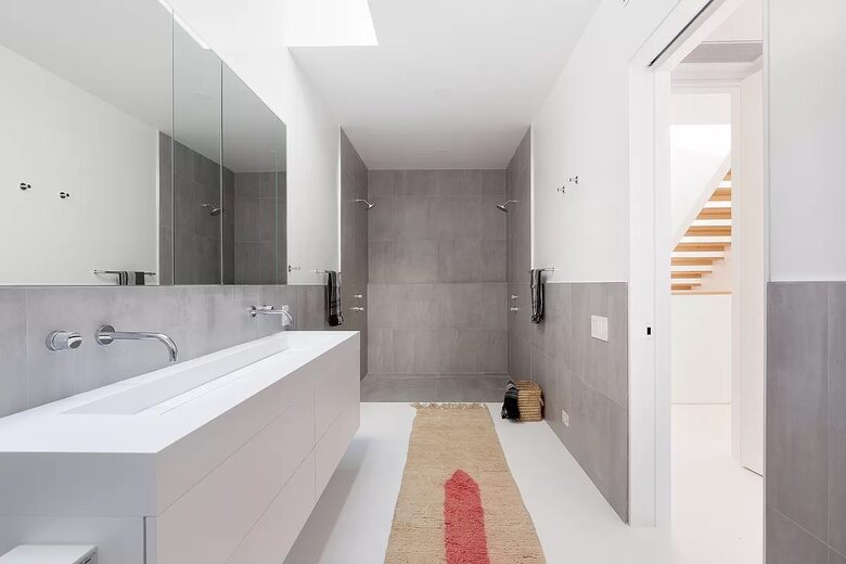 Modern All White Luxury Townhouse in Brooklyn, Heated Pool & Awesome Views - New York City, New York