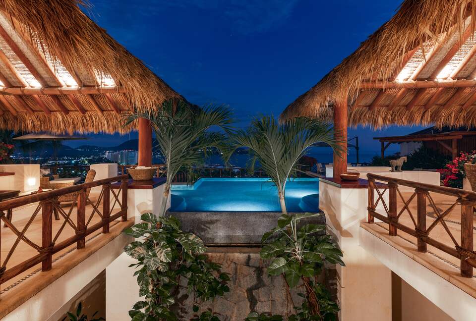 Mirador 13 — with 47' fishing yacht! - Ixtapa Zihuatanejo, Mexico