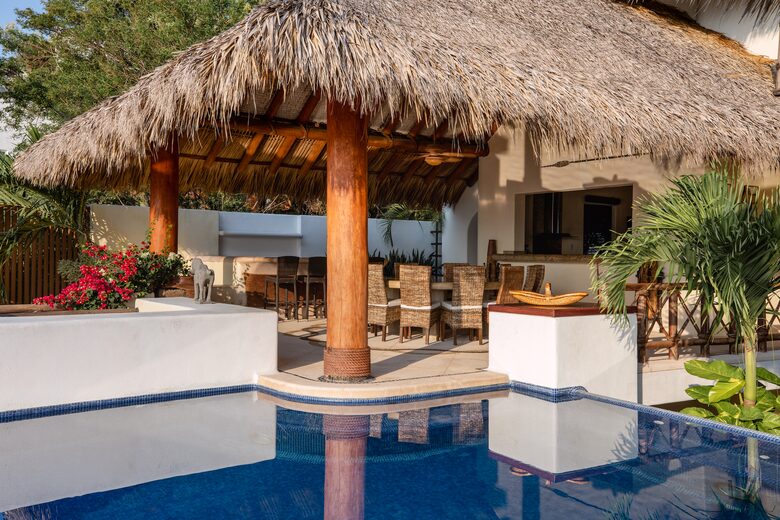 Mirador 13 — with 47' fishing yacht! - Ixtapa Zihuatanejo, Mexico