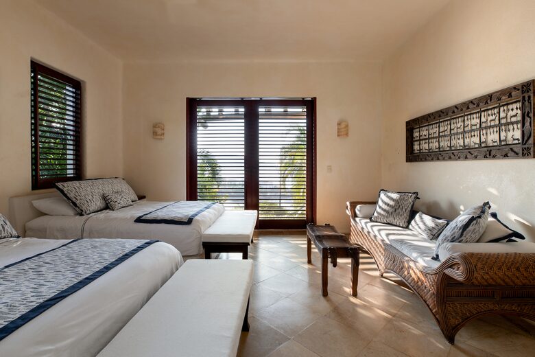 Mirador 13 — with 47' fishing yacht! - Ixtapa Zihuatanejo, Mexico