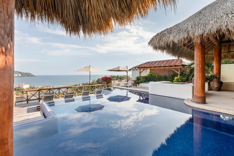 Mirador 13 — with 47' fishing yacht! - Ixtapa Zihuatanejo, Mexico