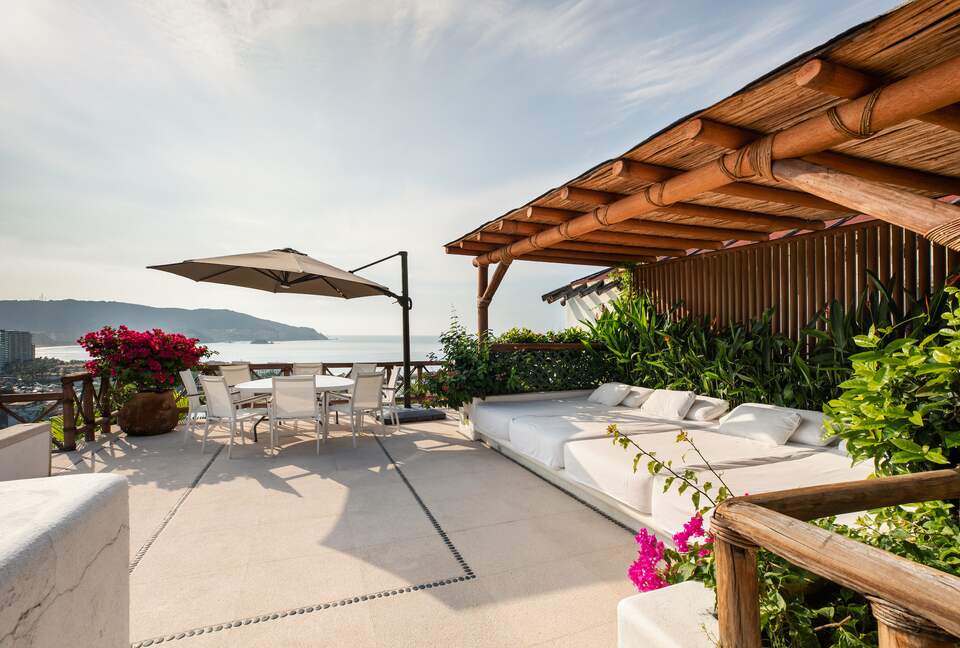 Mirador 13 — with 47' fishing yacht! - Ixtapa Zihuatanejo, Mexico